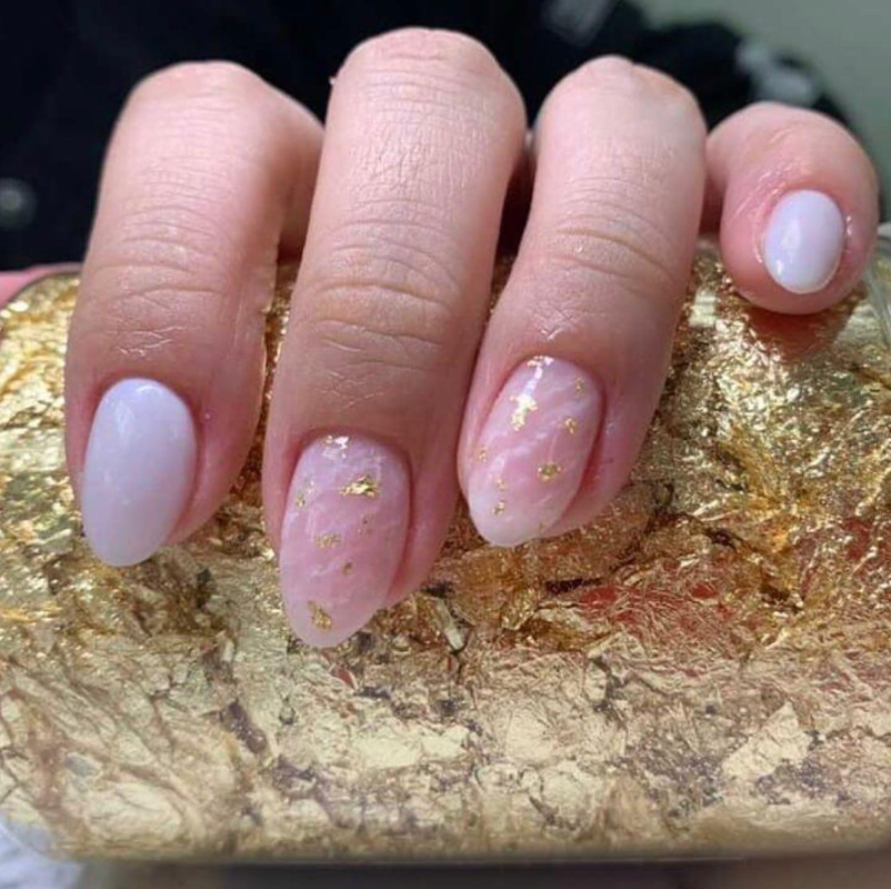 Gold flakes with a natural pink nail🥰 . - Mint Nail Lounge